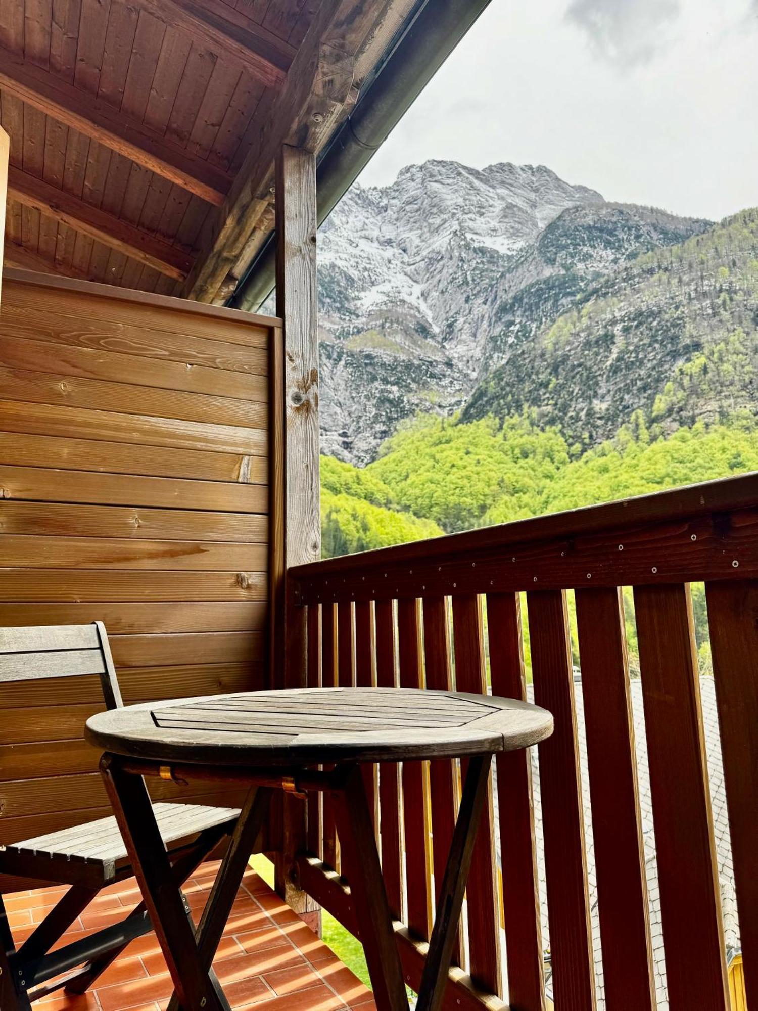 Hotel Alpine Log pod Mangartom Eksteriør bilde